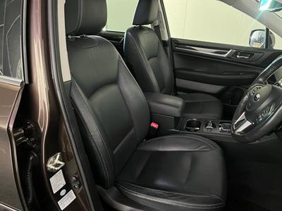2017 Subaru Outback - Thumbnail