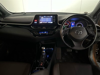 2017 Toyota C-HR - Thumbnail