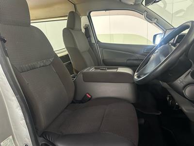 2019 Nissan NV350 - Thumbnail