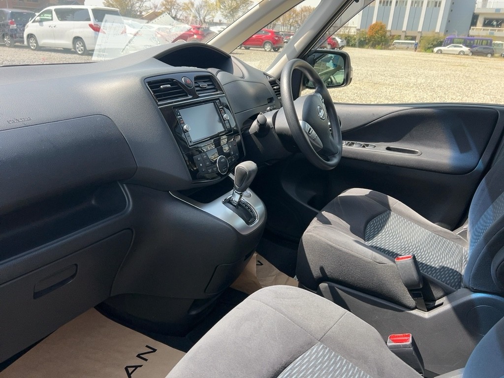 2016 Nissan SERENA