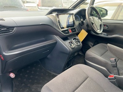 2016 Toyota VOXY - Thumbnail